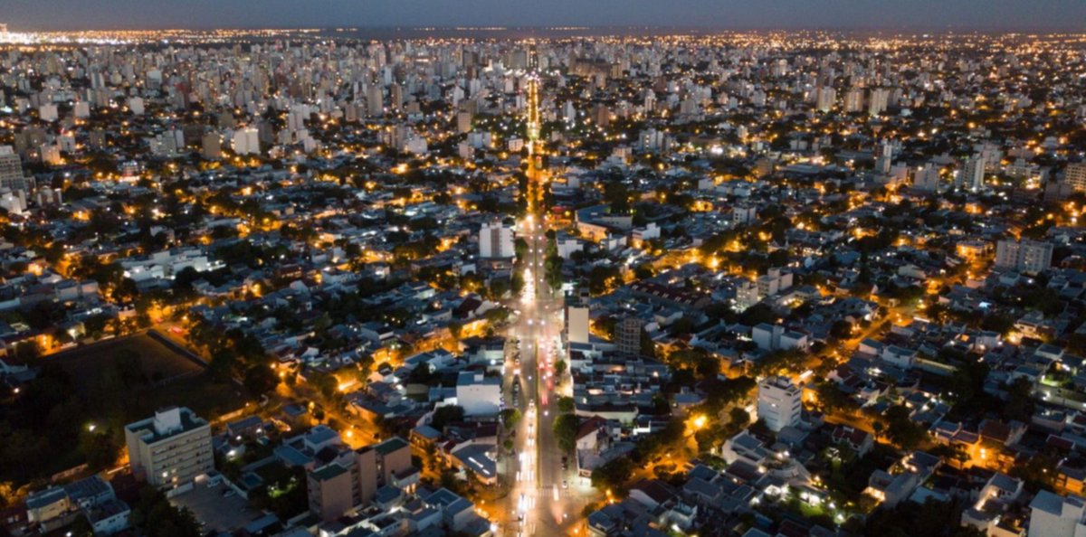 🔹 En la web, un nuevo informe del Indicador de Actividad Económica La Plata (IAELAP) a cargo de <a href="/labDataFCE/">labDATA FCE UNLP</a> de <a href="/economicas_unlp/">Ciencias Económicas UNLP</a>

🔹 Durante el 3er trimestre la actividad económica de La Plata creció 10,6% 📈 respecto al mismo período del año anterior.

➡️ femape.org.ar/?p=1484