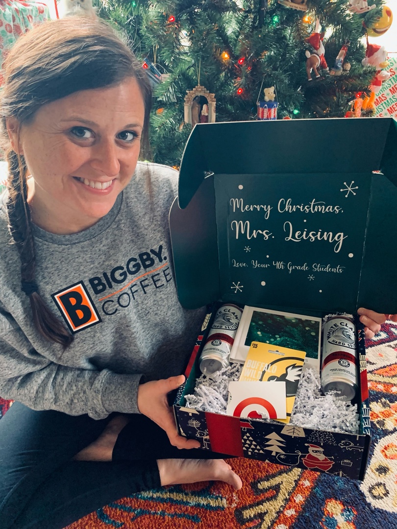 PrattVisual's tweet photo. What a fun project!🎁 Our teams designed and produced this custom printed box for a class teacher gift.😊 

Featuring:
@BIGGBYCOFFEE - Westfield, IN
@cksschool 

Need custom boxes for your next project? Contact us to learn more: https://t.co/sBZtH7kk4s https://t.co/5nZGK9Gr5i