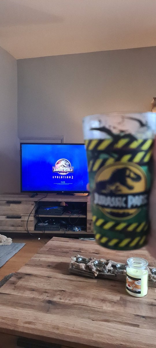 Humble_Halfling's tweet photo. Today is a good day. 

#JurassicWorld #jurassicworldevolution #jwevolution #ps4 #jurassicpark https://t.co/ODwdPfQ3FX