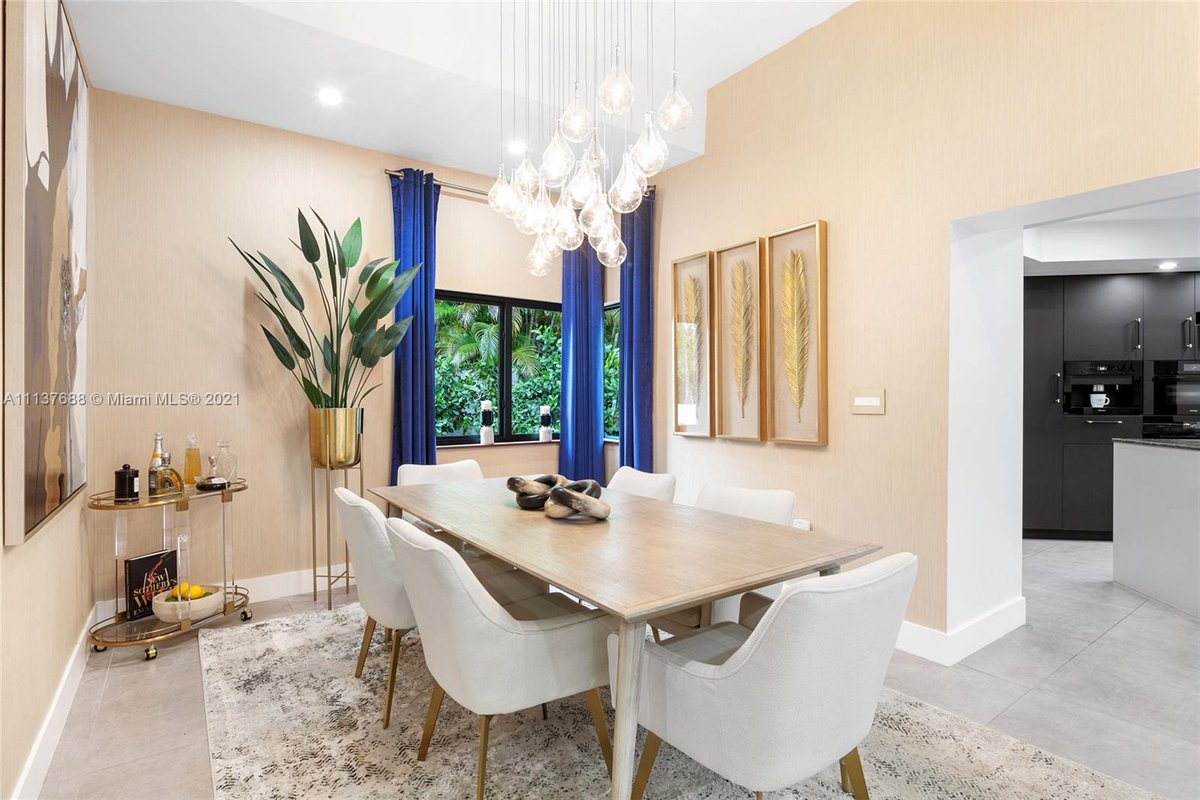 GlobaltyInvest's tweet photo. This completely remodeled home shines bright like a diamond!

9190 SW 82nd Ave, Miami  |  5 Beds |  5 Baths | 5,344 sqft | $2,250,000

info@globaltyinvestment.com

https://t.co/4wTPIqjSWa

#luxuryvilla #realestate #brokermiami #miami https://t.co/Be80IEJFJ8