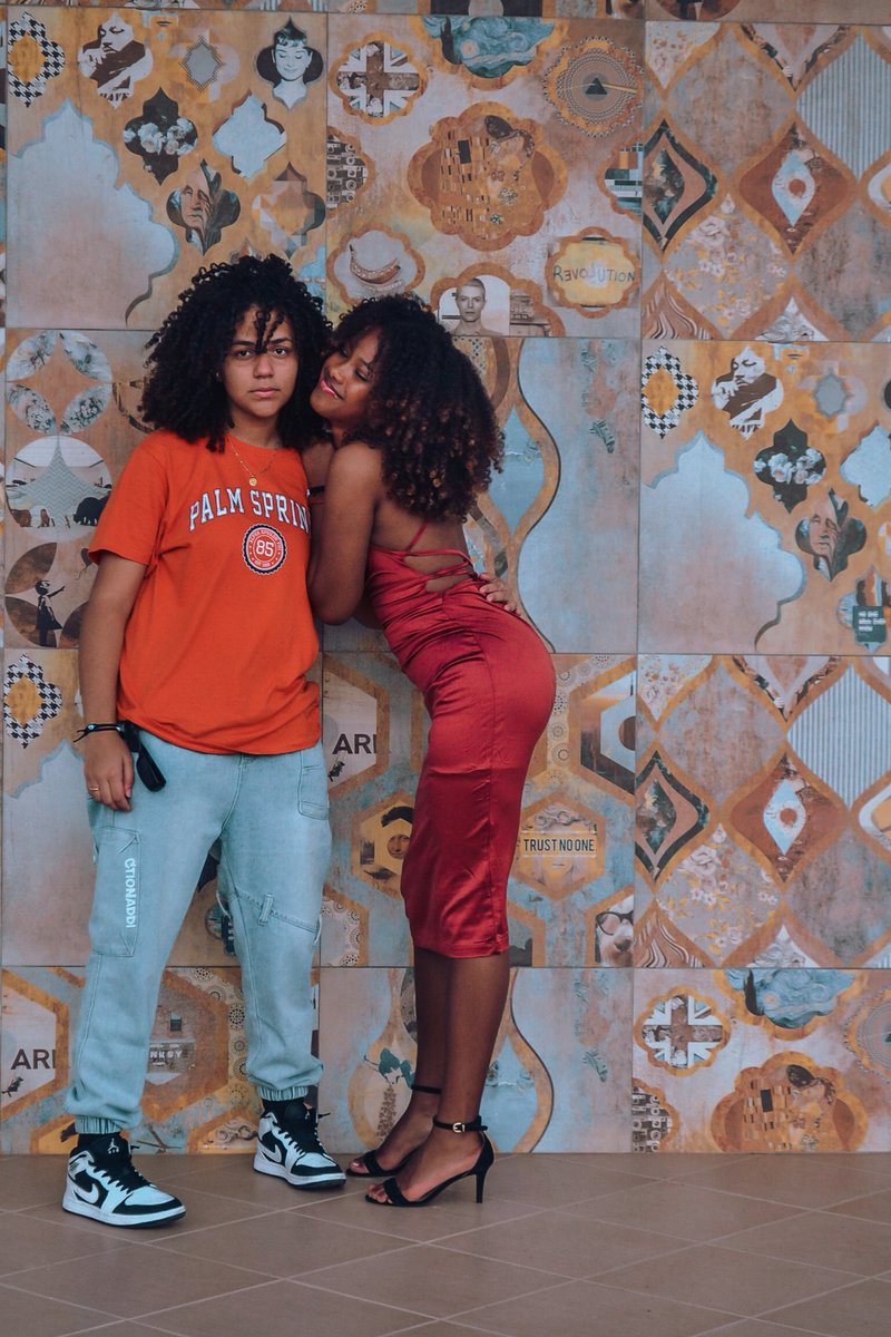Fts de casal com crush:🤬😡😤😑
Fts de casal com a amg:🥰😍🤩☺