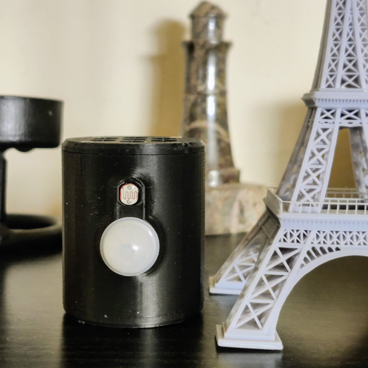 JohnBeardon's tweet image. 3D Printable case for a #D1Mini based motion and light sensor that's only fractionally larger than an Aqara Zigbee sensor. Free files on @Cults3D 
cults3d.com/en/3d-model/ga…

Blog post here: john.beardon.net/mini-esphome-m…

@esphome_ @home_assistant