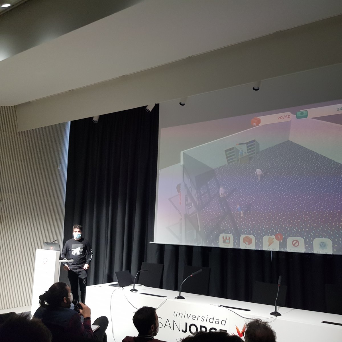 4FreaksFiction's tweet photo. Hace unos dias, @CodeOfVictor con el juego Videogame Shop Tycoon recibo el premio al mejor videojuego 3D del año y el premio del publico con una amplia ovación en el Game of the Year  de la USJ. https://t.co/0Oy2OSDHSD