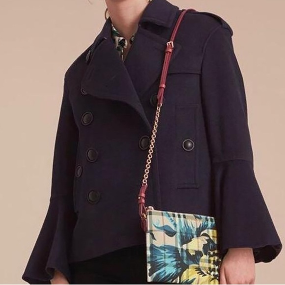 SkincareSnobb's tweet photo. So good I had to share! Check out all the items I'm loving on @Poshmarkapp #poshmark #fashion #style #shopmycloset #ivivva #burberry #missoni: https://t.co/aKCfG3W1zF https://t.co/aHUWKYLhtd