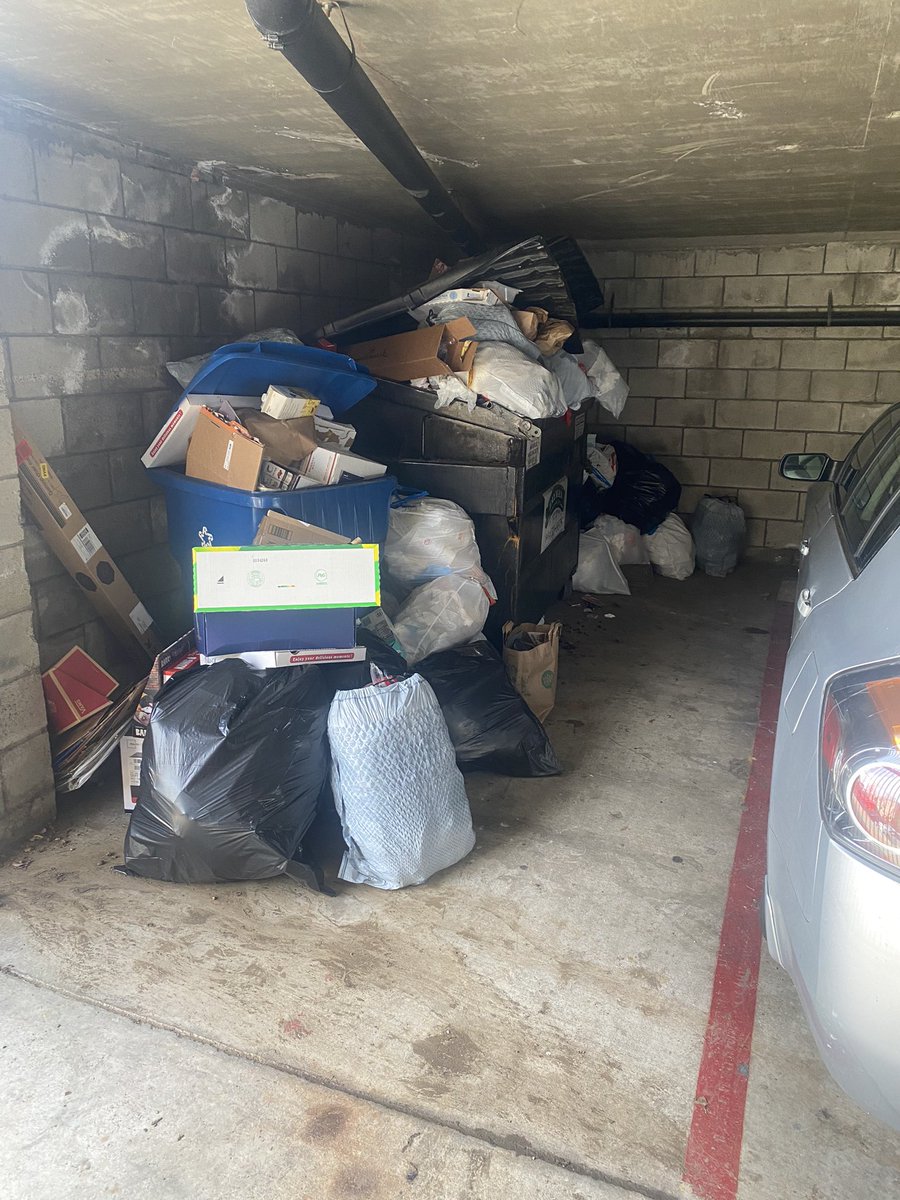 Jocon54's tweet photo. @RepublicService end this!! https://t.co/Iqfs7RR1uf