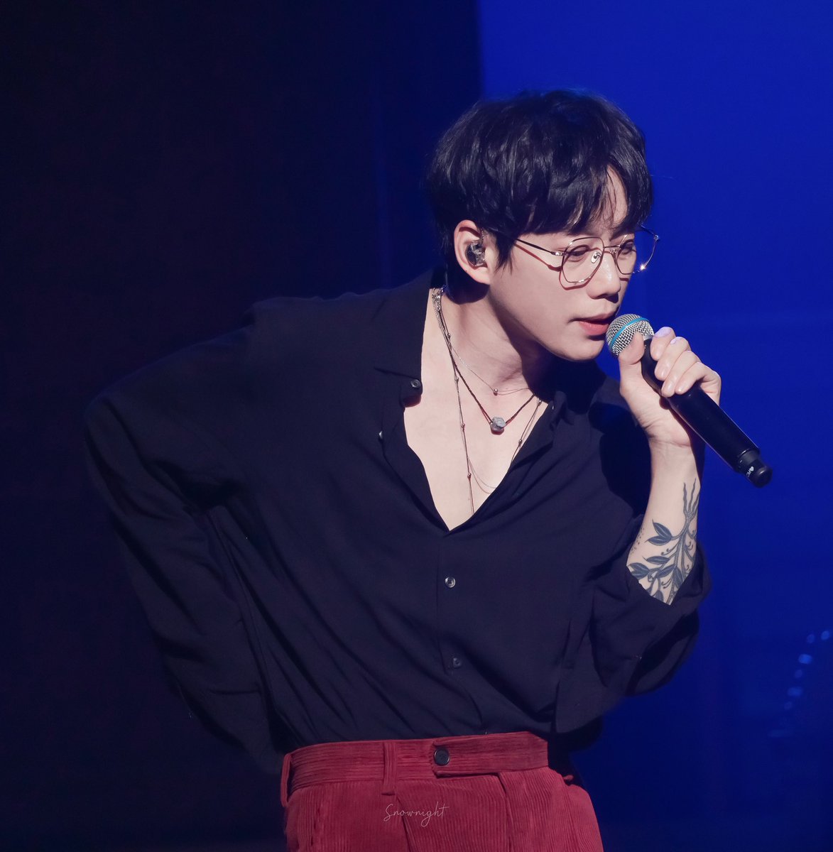 snownight007's tweet photo. 아니 저분이 먼저 꼬셨는데 진짜 .. https://t.co/2EBJ5Ymzse