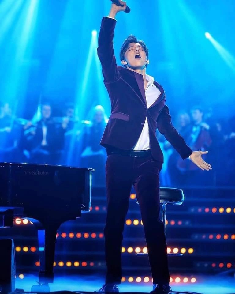 Q_Dimash94's tweet photo. @RecordingAcad My favorite new artist is @dimash_official  he is an incredible singer and his songs #flyaway and #bewithme are amazing 🤩 

#DimashTheVoice UNITED FOR DIMASH https://t.co/d9aFzY91cq