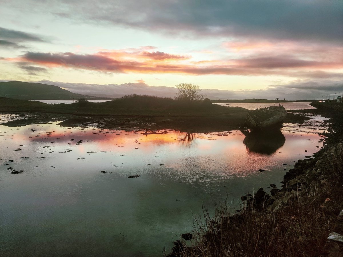 IPSNorthwest's tweet photo. Sun going down #sligo #rossespoint https://t.co/qi29AxbIH7