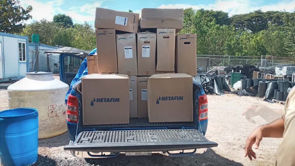 ItaiBardov's tweet photo. De camino a las granjas en Ngobe Bugle, una pequeña parte de la donación de sistemas de riego israelíes avanzados por @IsraelinPanama y  @MASHAVisrael en cooperación con @GrandesPasosPma 🇮🇱🤝🇵🇦 https://t.co/0WCw4KU5k6