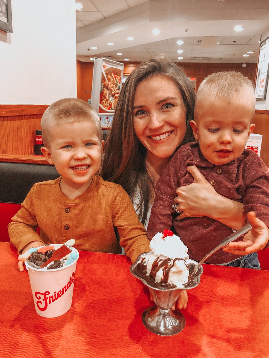 Friendlys's tweet photo. Tired of eating holiday leftovers? Stop by your local Friendlys for a #DeliciouslyFun meal!
📷: @thescanlanstory https://t.co/EMjuVfmziw