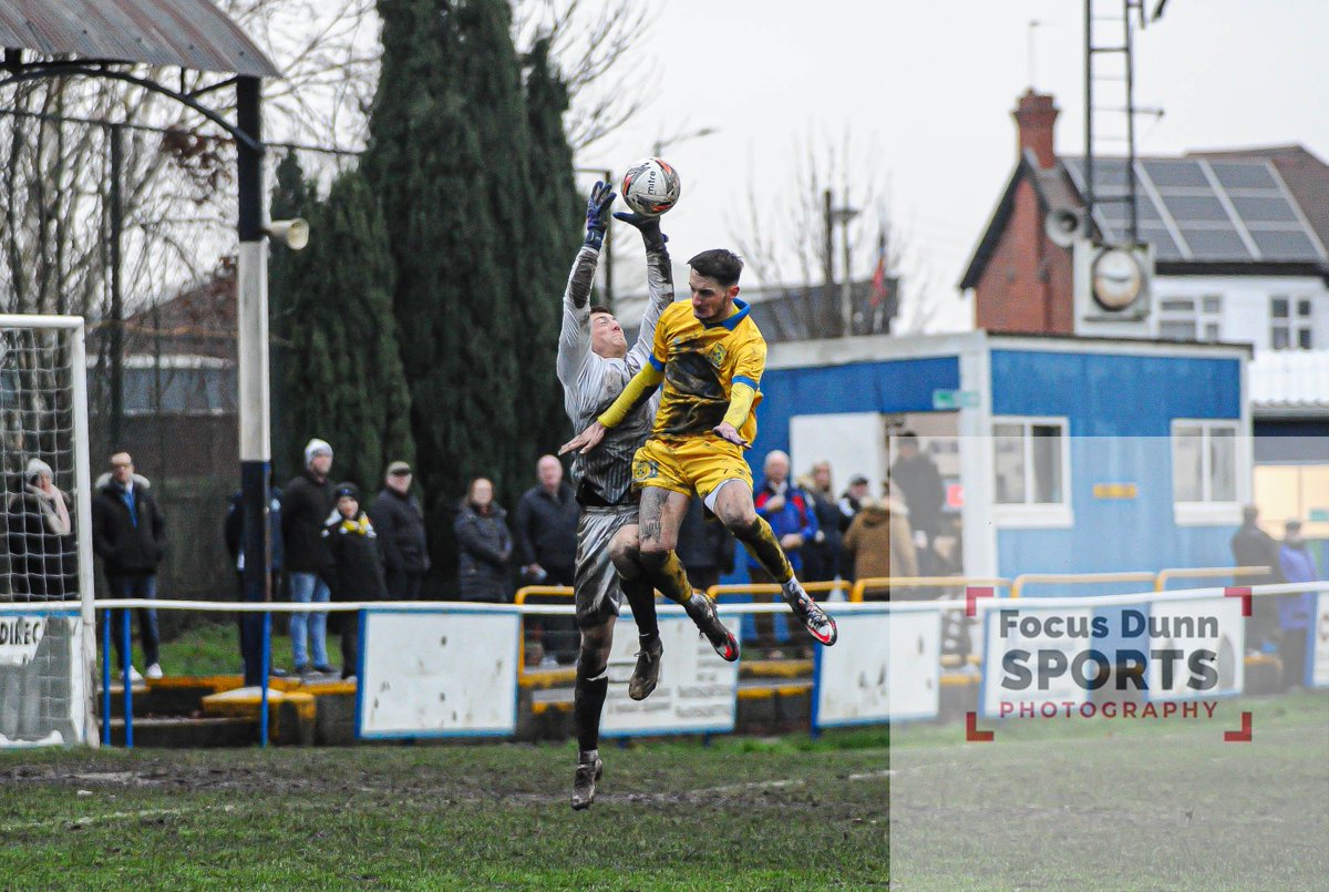 focussports98's tweet photo. 27/12/2021- Derby day, as @TiviFCofficial went to @lyetownfc1930 Rest of the photos on the @grifftersworld link https://t.co/9QF1M4MprZ https://t.co/slG7StJ9Ps
