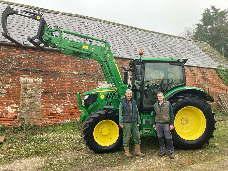 HuntForestGroup's tweet photo. Christmas came early for the Beak Brothers last Thursday as they took delivery of a new John Deere 6120R from Isle of Wight Branch Manager, Dale Marsden.
#earlychristmaspresent #huntforestgroup #huntforest #isleofwight #beakbrothers #johndeere #tractor #christmas https://t.co/cc8aARzxdQ