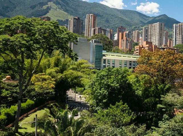 SEforALLorg's tweet image. DYK? Inside 🇨🇴Medellín’s buildings, innovative business models are also delivering #AccessToCooling in support of greater workplace productivity, energy savings &amp;amp; lower carbon emissions.

Read how their #passivesolutions are helping cool their city down: bit.ly/30vyxja