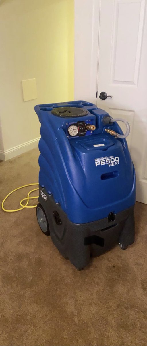 shaynabrooke's tweet photo. ✨Who needs their carpets steam cleaned for a great price?? Comment if interested for a free quote today!! ✨ https://t.co/RrO9iROLSA