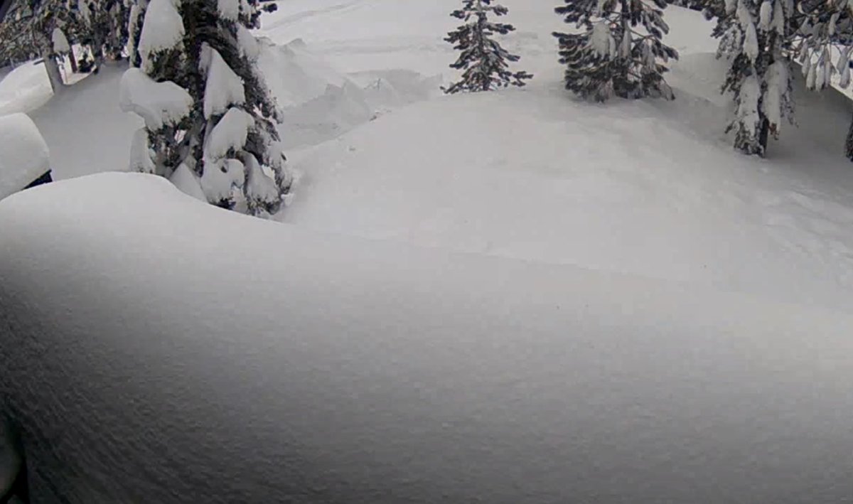 Heidim33's tweet photo. @SPaulsonKTVU Good afternoon Steve.  Lots of new snow in Truckee!! https://t.co/76InWBUIHX