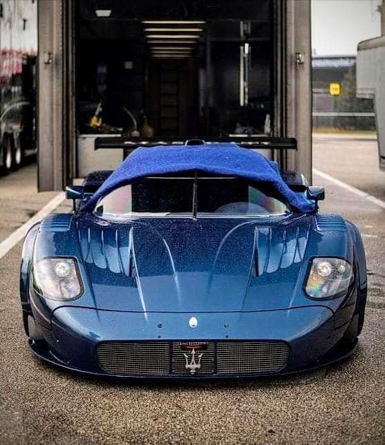 alfamale87's tweet photo. Maserati MC12 https://t.co/XsxCQTeoAu