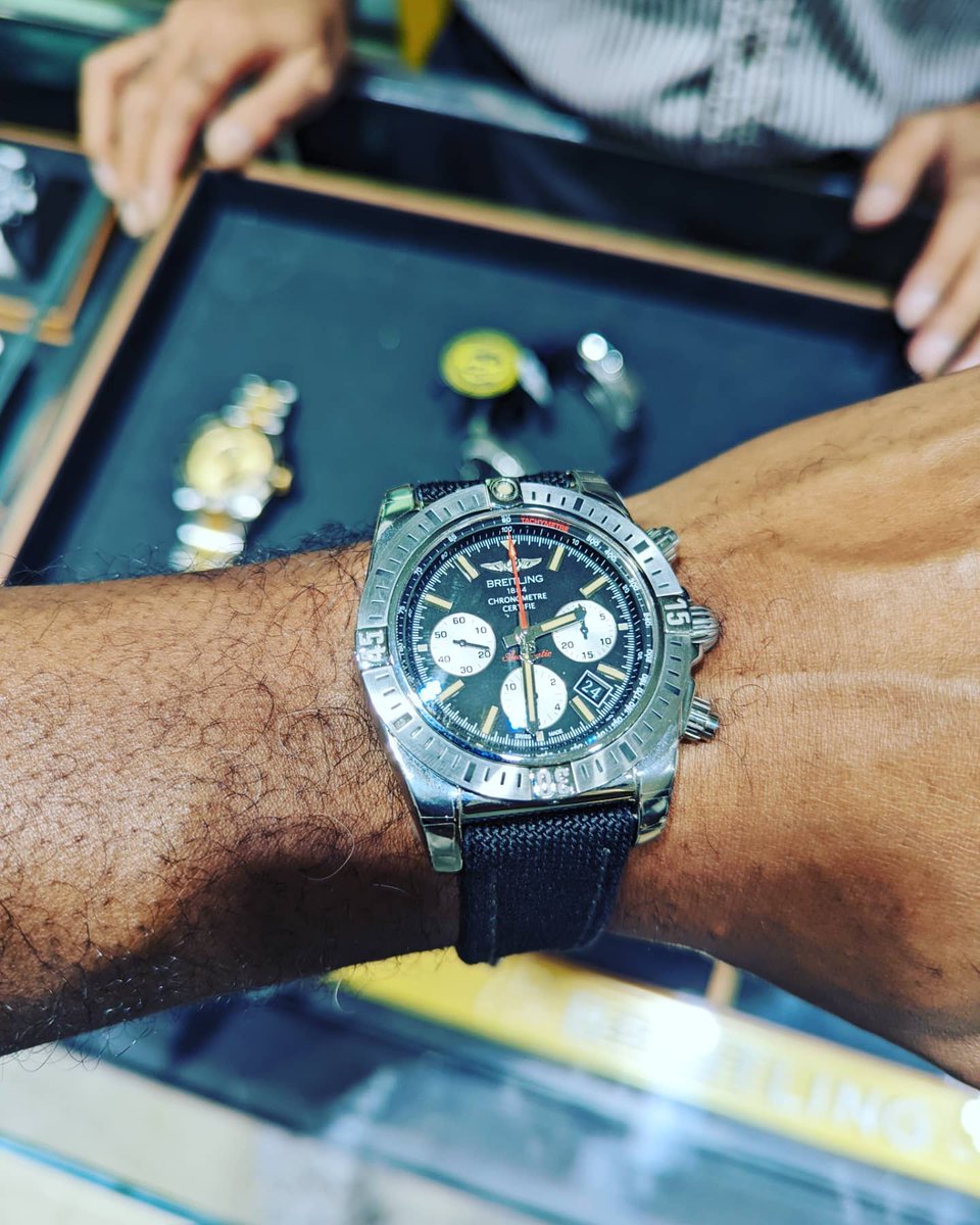 JUDAHontheBEATS's tweet photo. It's been one of them days. 😩🤮
Thank you to my good man Ben at Bijoux Jewelers for opening his store and treating me well each and every time. That no VAT hit different when that knock off extra cause your a valued customer.
#watchfanatic #watchelovers #watchoftheweek https://t.co/rLVfZqtEI9