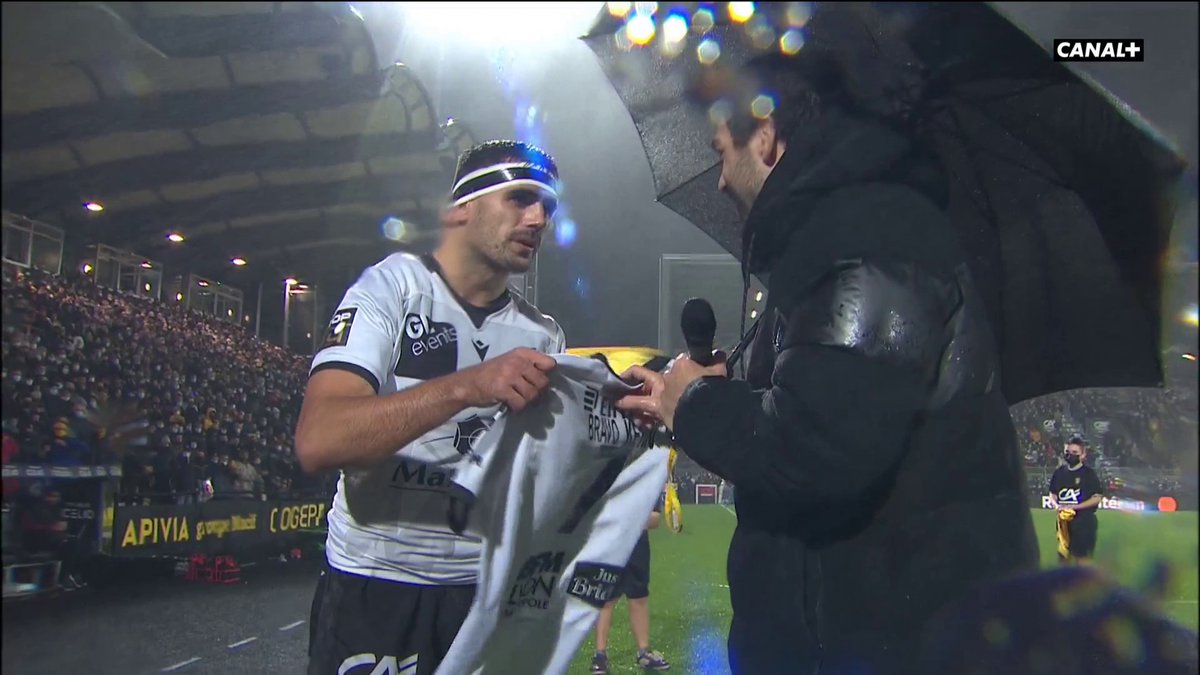 CanalplusRugby's tweet photo. . @LeLOURugby 👏 @staderochelais 

#SRLOU #BoxingDayRugby https://t.co/NWTizhaSMw
