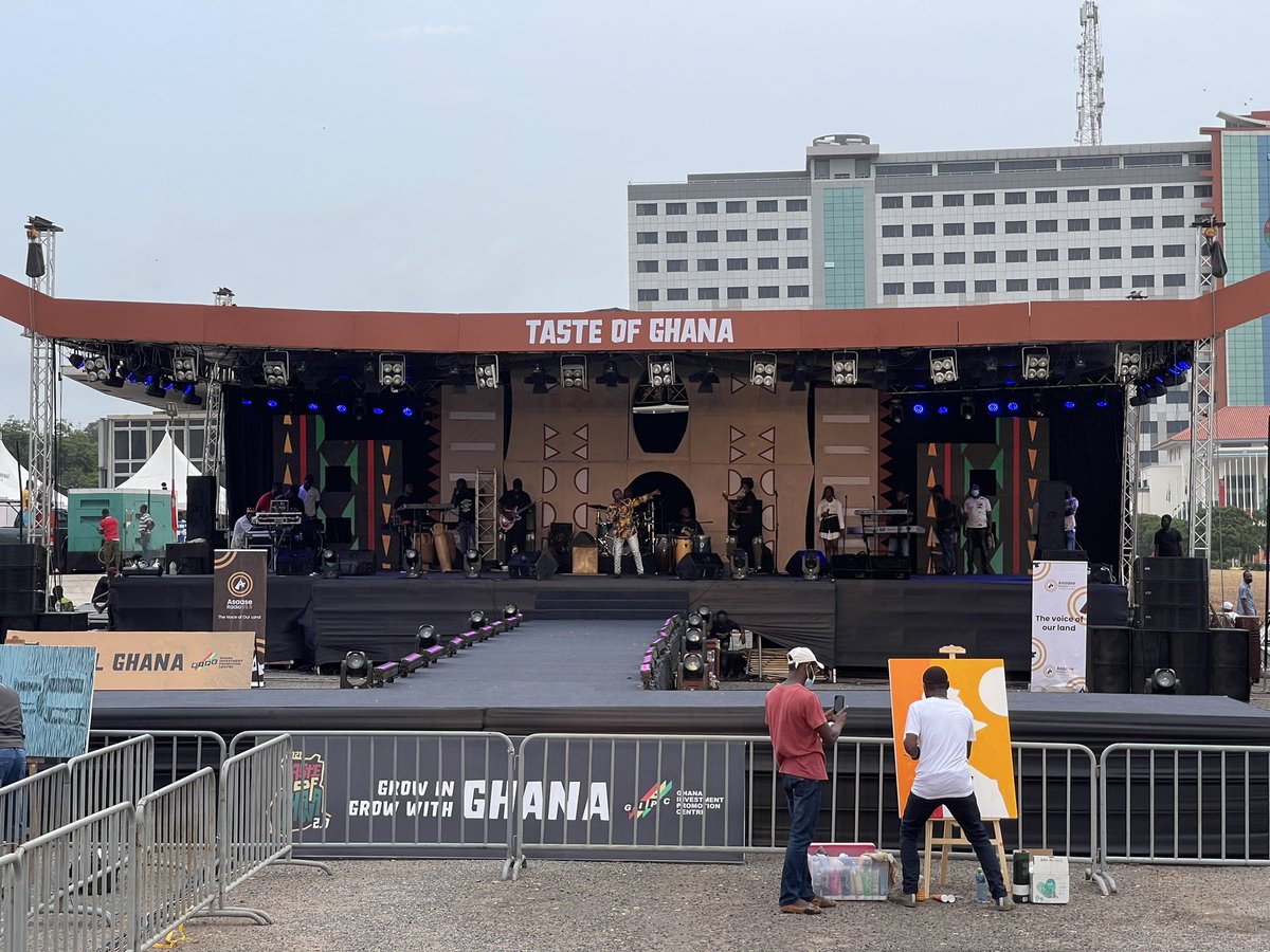 gipaghana's tweet photo. We kickstart the event with round of authentic Ghanaian highlife music from the High School Band. Click on the link https://t.co/rq3Jo21Qhj to watch the Taste of Ghana 2.0 live. #TOG2021
@GEPAGhana @moigovgh @RYofiGrant @GuinnessGhana @SICLifeGhana https://t.co/fIveZJ9nwB