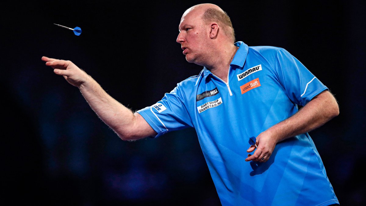 Sportbuzzer's tweet photo. Nächster Corona-Fall bei #DartsWM: Vincent #vanderVoort positiv getestet - Match fällt aus!
➡️ https://t.co/wlVay3E1xi https://t.co/ENvLbPwMkJ