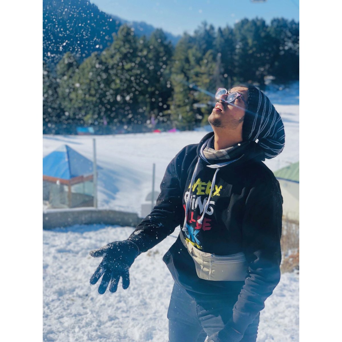 umer_eeee's tweet photo. Laa jaa othy jithy padi aa snow way 🌨️❄️
#Snowfall 
#WINTER 
# https://t.co/SwOWm7yaTX