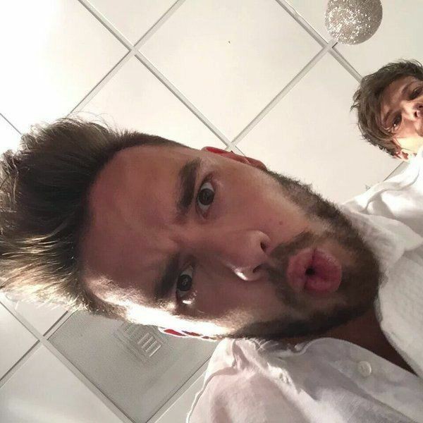 riwoowooriu's tweet photo. Absolutely love this set of pictures of Liam Payne. https://t.co/ZW5AO48WJv