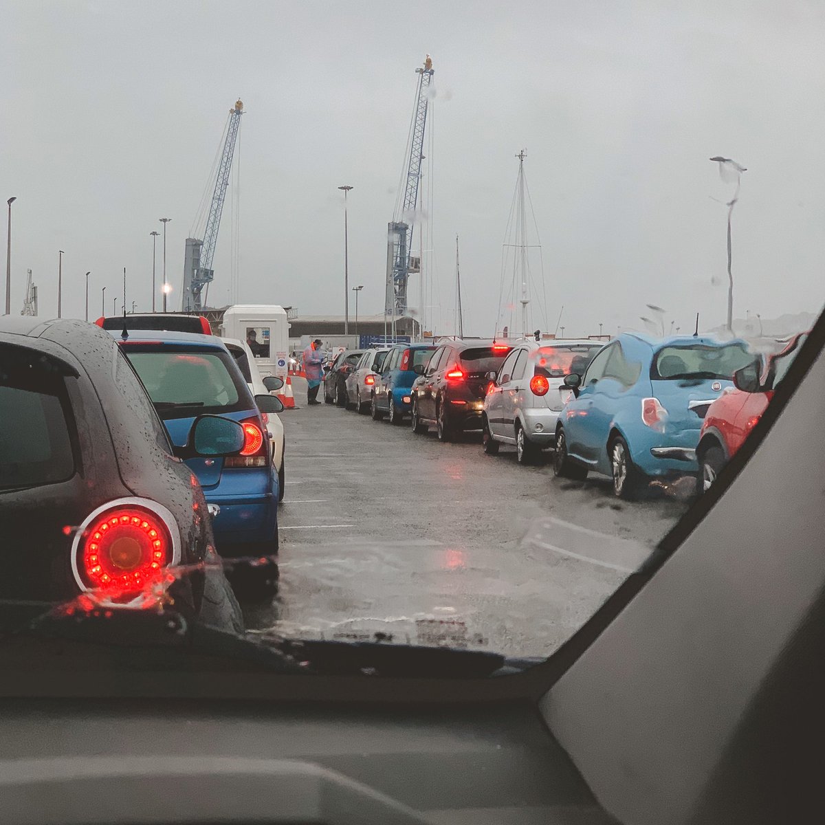 LangloisPhoto's tweet photo. @DrNicolaBrink your team are amazing working in this horrible weather thanks to them all #covid #covidtesting #guernsey https://t.co/AjfGsoPoKi