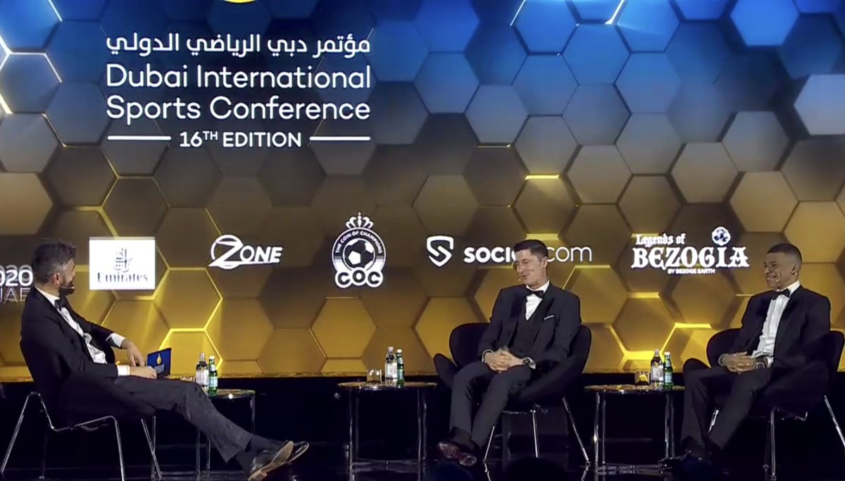 Seeing the logo of #LegendsOfBezogia between the two best soccer players in the world... I've got goosebumps ♥️
#Bezoge #Crypto #Mbappe #Lewandowski #GlobeSoccerAwards #soccer #dubai