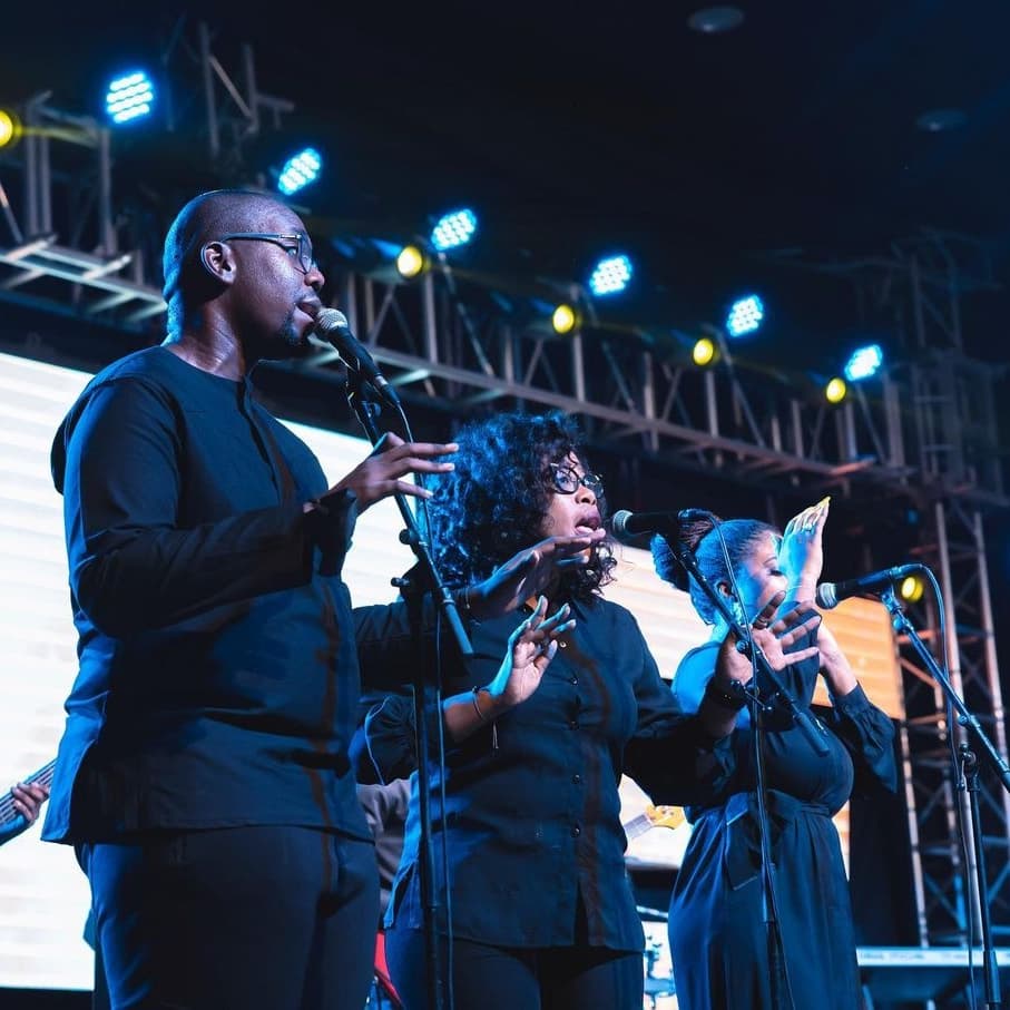 Orlyland's tweet photo. #Highlightofmyweekend
Hbd Mama @DenaMwanaMusic ❤, et merci de m'avoir fait une fois de plus confiance pour t'accompagner sur une scène aussi importante que celle de ce Samedi. Ce fut un moment magique et inoubliable.
Hey, @Xtincell 📸
#denamwanadouala https://t.co/z39HPt8lB3