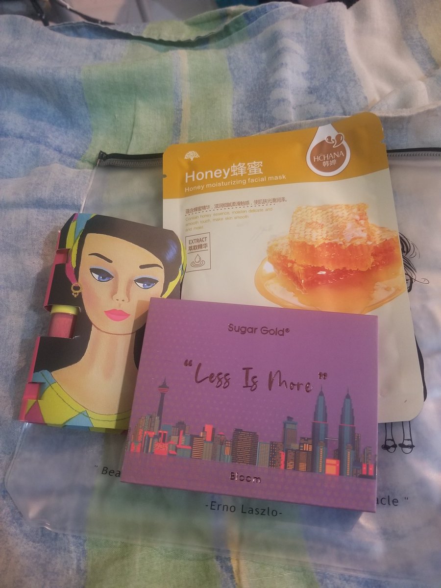 LailaZar's tweet photo. This year's Christmas gifts! I am so grateful! Thank you so much! 😍 https://t.co/n1WkSaGOKe