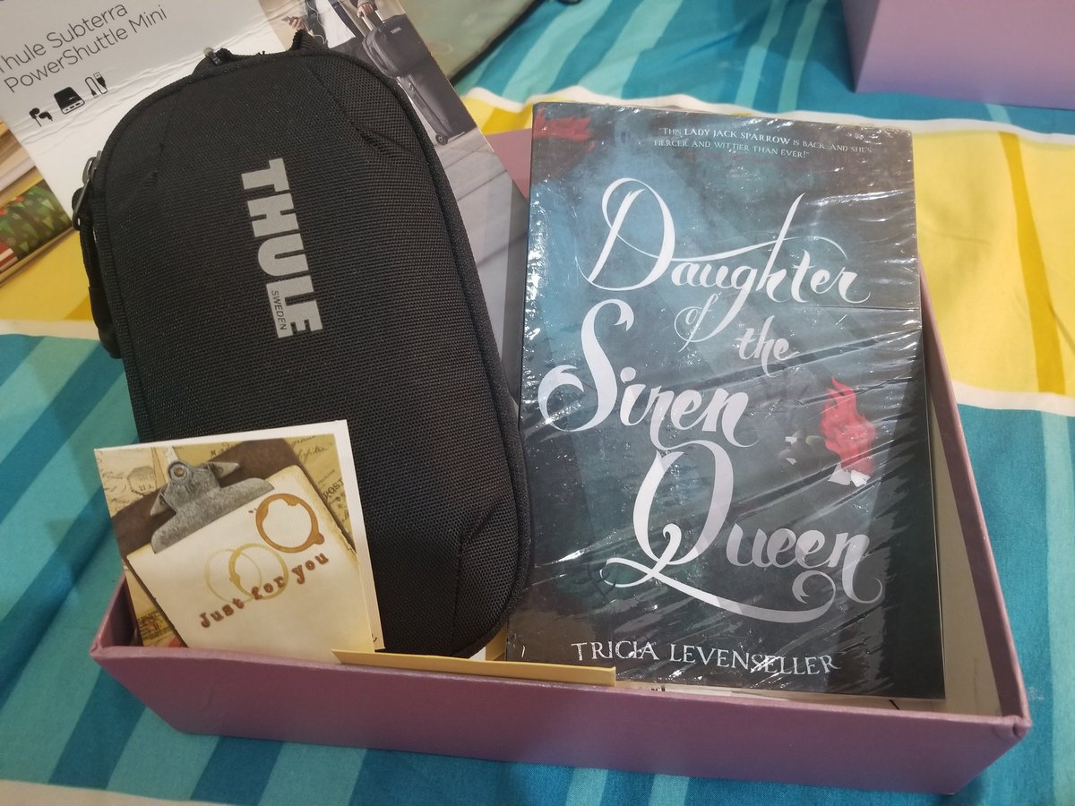 LailaZar's tweet photo. This year's Christmas gifts! I am so grateful! Thank you so much! 😍 https://t.co/n1WkSaGOKe