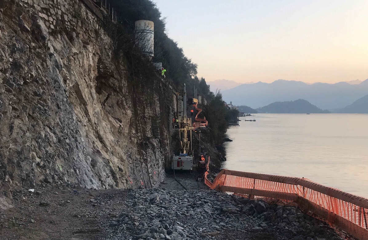 StradeAnas's tweet photo. Variante di #Tremezzina #SS340 #Colonno
➡️Nel rispetto del cronoprogramma conclusa la quarta settimana di #lavori
✔️ Avanzano gli scavi di sbancamento
✔️avviati lavori per realizzazione del piano di imposta della fondazione del muro
Dettagli ⤵️
https://t.co/zjydGnaww0 https://t.co/kRBTZagMkO