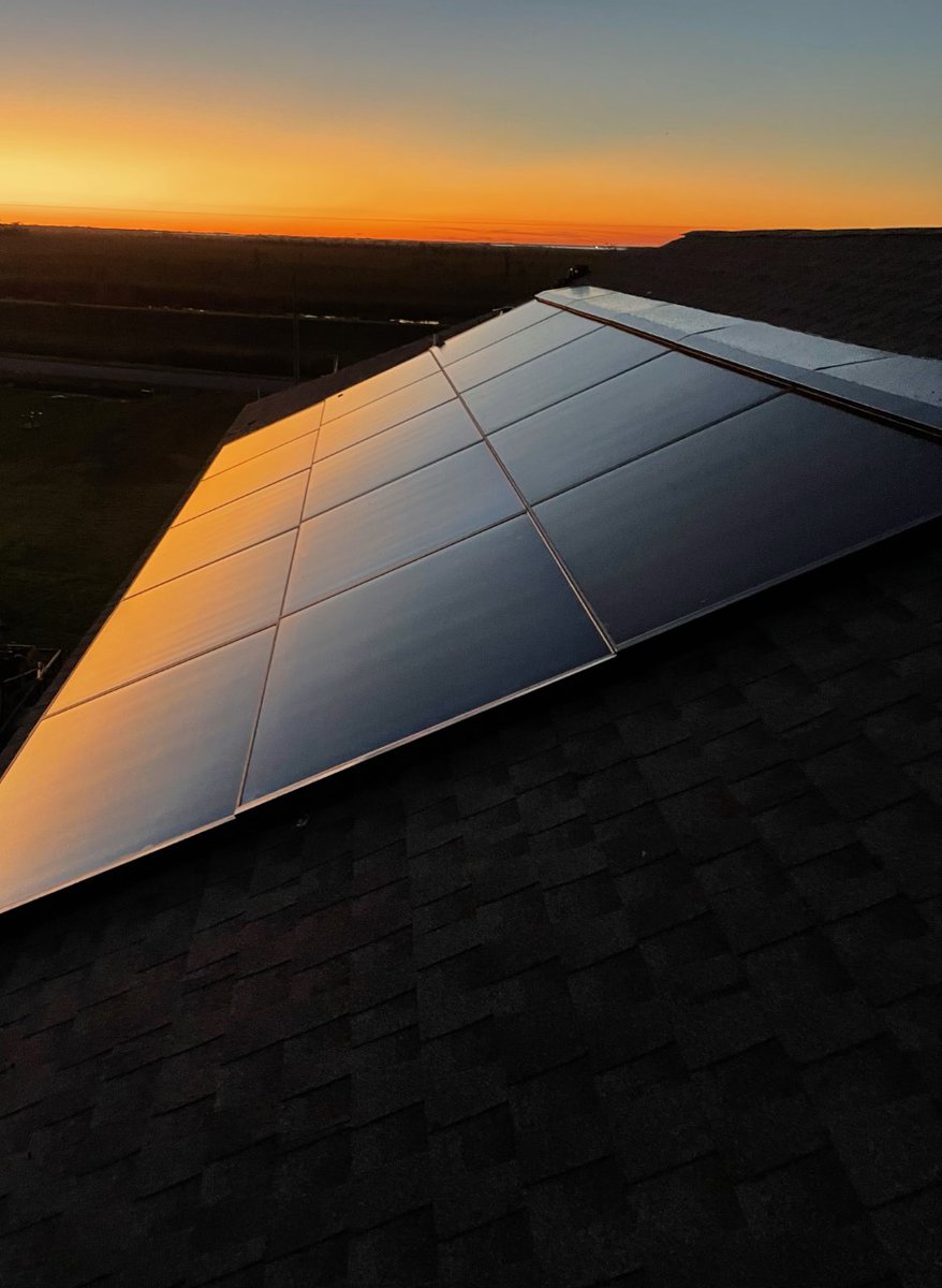 posigensolar's tweet photo. Stunning! A beautiful PosiGen sunset install in Theriot, LA. If you'd like to learn more about our solar and energy efficiency programs give us a call at 866-767-4436 or visit us at https://t.co/NvOVB13csf
#solarforall #posigen #solarsunset https://t.co/jd8SjgoEhH