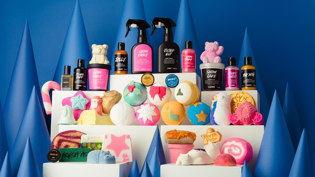 LushMex's tweet photo. ¡Se van...se van...se fueron! 💨✨
Tus favoritos de temporada están apunto de despedirse... ¡Corre por tus favoritos antes de que sea muy tarde! 🏃♂️ https://t.co/oL2fpoTuoO
#lushmexico #lushchristmas #lushies https://t.co/D6wtONVAhD