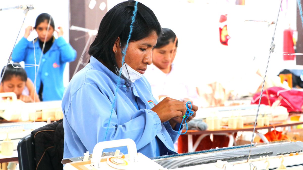 WFTO_FairTrade's tweet photo. Celebrate people, products and the planet by wearing artisanal fashion! 🌍 
Support #ClimateFriendly artisanal skills and techniques in fashion: 
#Handmade + #NaturalMaterials + #CommunityLivelihoods = #SustainableFashion 🌿 
Support our crowdfunding, tap bio. https://t.co/r81v9n6RBt