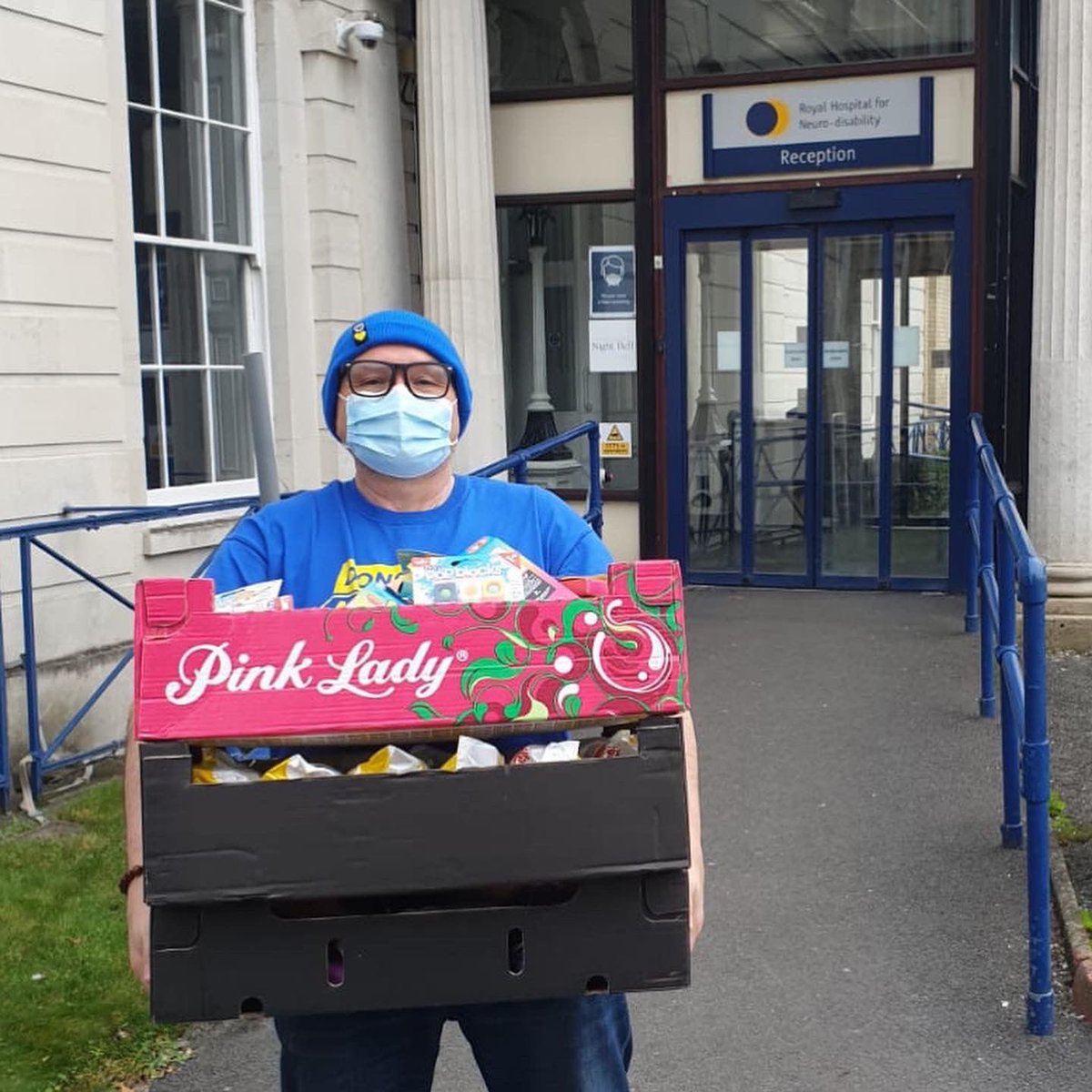 Over the last couple of weeks, we’ve been able to donate over 300 toys to local hospitals all thanks to the generosity of our communities.

A massive shout out to <a href="/Morrisons/">Morrisons</a> Wimbledon &amp; <a href="/CHoldenSW19/">TheCharlesHolden</a> for running a toy drive and helping us put smiles on kids faces 💛💙