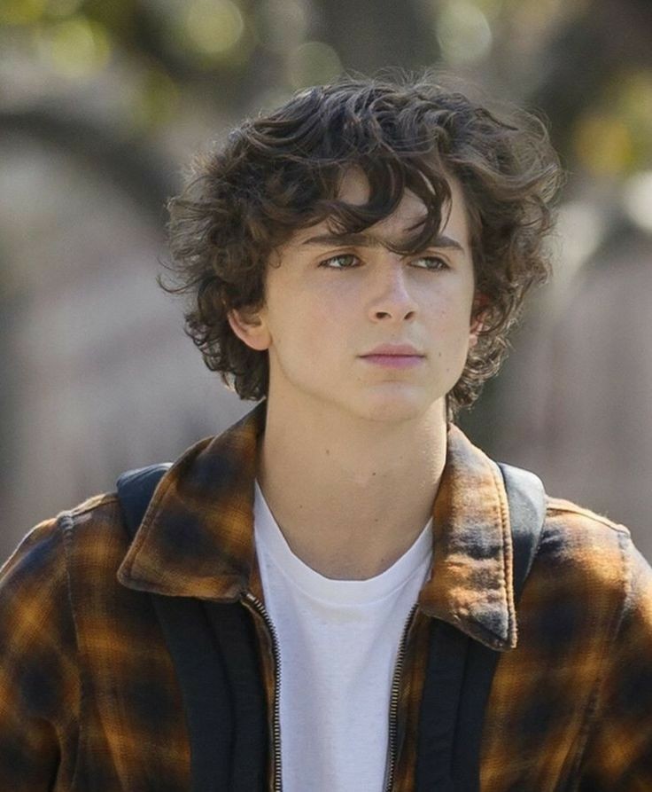 популярный подросток американский. популярный подросток американский. популярный подросток американский. люк кэмерон бойс. джош ричард 2021.