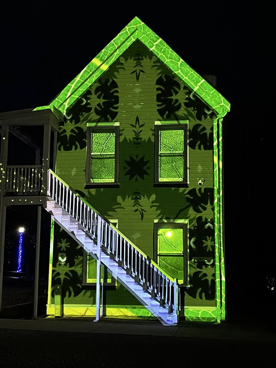 msrm's tweet photo. @cincynature great display and lovely way to spend the evening! https://t.co/gWdjXtmgY0