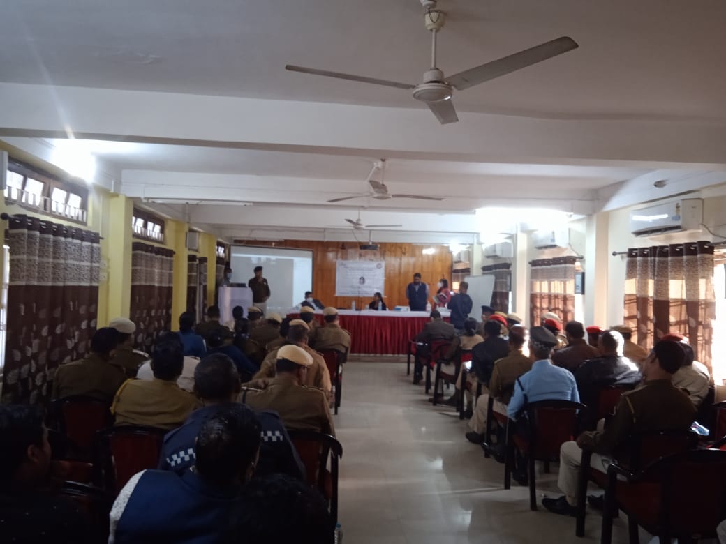 GuwahatiPol's tweet photo. A Sensitisation Programme on 'Animal Protection Laws' was held at Police Reserve to equip our personnel towards ensuring the effective protection of our 4-legged friends. 

Rashmi Choudhury, Founder, Street Animal Welfare &amp; Gouri Maulekhi were the key speakers.

#protectanimals https://t.co/QjK4Dq1y3s