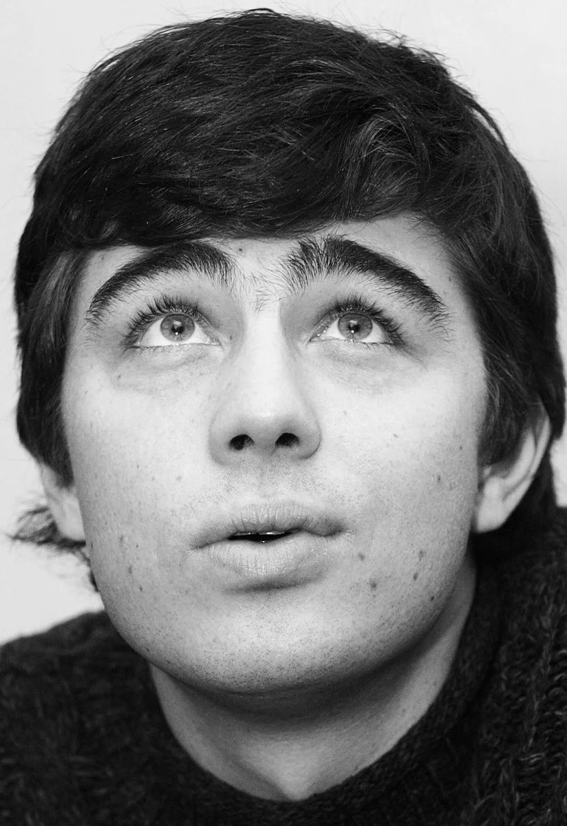 27 декабря 1971 года родился актер и кинорежиссер, кумир миллионов,
герой яркой и непростой эпохи Сергей Бодров-младший. Фразы героев его фильмов навсегда останутся в нас ☝🏻💯🔝 Сегодня бы ему исполнилось 50 … esquire.ru/rules/30162-se…
