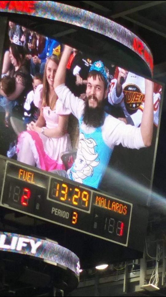 BauerleNicole's tweet photo. On this day in 2015, my husband was the Princess of the Game. He's kind of a big deal. 💁♀️😘👑 @lathon
#fuelthefire #fuelify #hockeyprincess https://t.co/10qKxqloZy