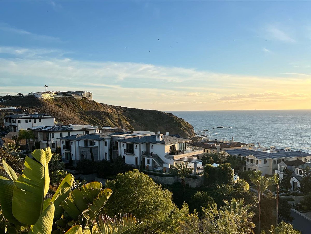 nicholemcdaniel's tweet photo. Taking real estate sunset photos last night. #realestate #realestateagent #photography #realestatephotography #danapoint #ocagent https://t.co/vEWsb2vgu6