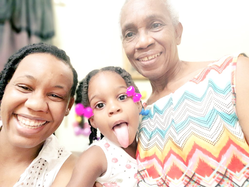 iZaki_IV's tweet photo. Family can't hide.
My mummy,
My auntie 
My niece (she has so much of my personality. 🤭😒)
And me.
#oneface https://t.co/NlXCnfEEsW