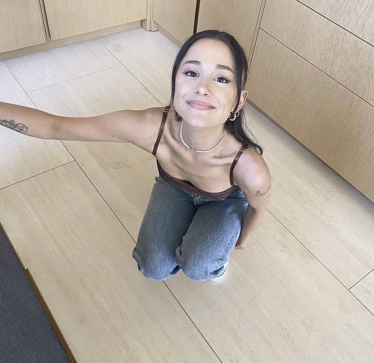 iHeartRadio's tweet photo. It's impossible to look at  #ArianaGrande and not smile! 😍

Listen to your favorite Ari songs here: https://t.co/0rXOzECzLp https://t.co/4JtlQRsJoO