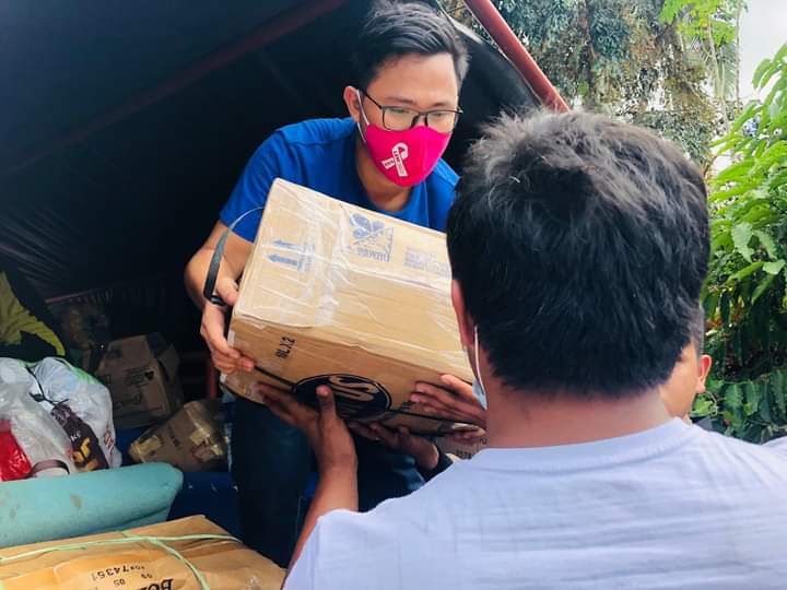 coreph1's tweet photo. #𝗢𝗱𝗲𝘁𝘁𝗲𝗣𝗛 𝗕𝗮𝗻𝗴𝗼𝗻 𝗡𝗲𝗴𝗿𝗼𝘀𝗮𝗻𝗼𝗻 𝗘𝗺𝗲𝗿𝗴𝗲𝗻𝗰𝘆 𝗥𝗲𝘀𝗽𝗼𝗻𝘀𝗲 𝗨𝗽𝗱𝗮𝘁𝗲:

Through the initiative of the Communication Society of USLS, six boxes of goods, clothes, blankets, and toys with 2 boxes of relief packs were delivered and shared to [...] https://t.co/Fexw6GXQzs