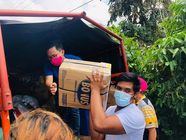 coreph1's tweet photo. #𝗢𝗱𝗲𝘁𝘁𝗲𝗣𝗛 𝗕𝗮𝗻𝗴𝗼𝗻 𝗡𝗲𝗴𝗿𝗼𝘀𝗮𝗻𝗼𝗻 𝗘𝗺𝗲𝗿𝗴𝗲𝗻𝗰𝘆 𝗥𝗲𝘀𝗽𝗼𝗻𝘀𝗲 𝗨𝗽𝗱𝗮𝘁𝗲:

Through the initiative of the Communication Society of USLS, six boxes of goods, clothes, blankets, and toys with 2 boxes of relief packs were delivered and shared to [...] https://t.co/Fexw6GXQzs