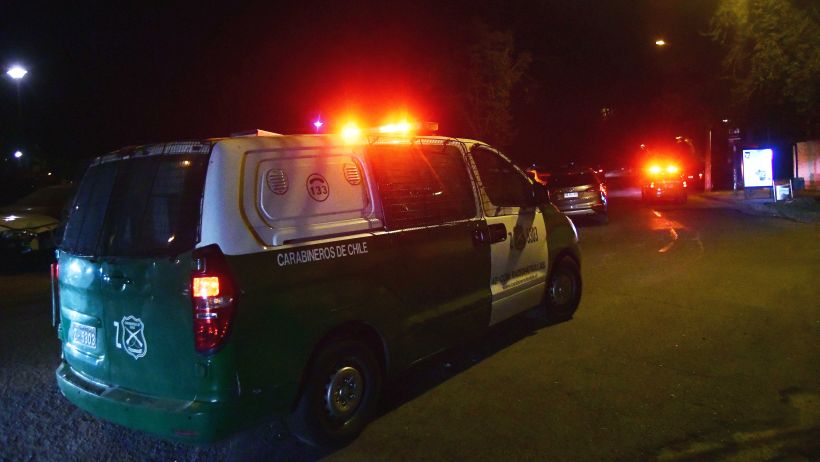 Detienen a 4 personas por disparar contra Carabineros en la comuna de Renca dlvr.it/SG5s0H