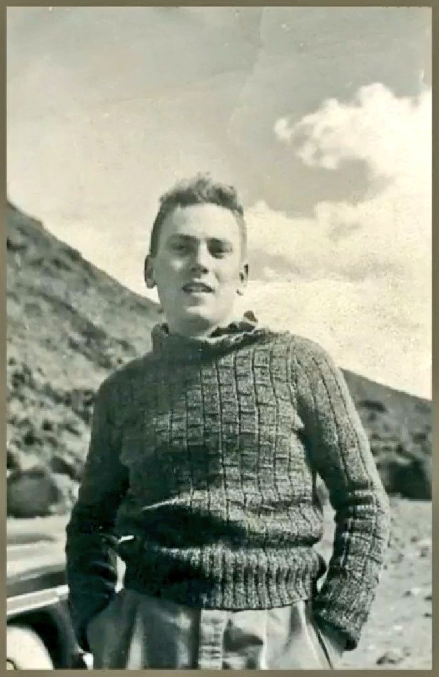 PlantaMexicana's tweet photo. Hoy cumple 95 años el profesor Jerzy #Rzedowski, uno de los botánicos más sobresalientes del mundo. Ha publicado al menos 188 especies nuevas,más de 50 mil números de colecta y 215 publicaciones, muchas junto a su colega de vida, la Dra. Graciela Calderón
https://t.co/YylmdRa4vr https://t.co/FW6V0tZTJO