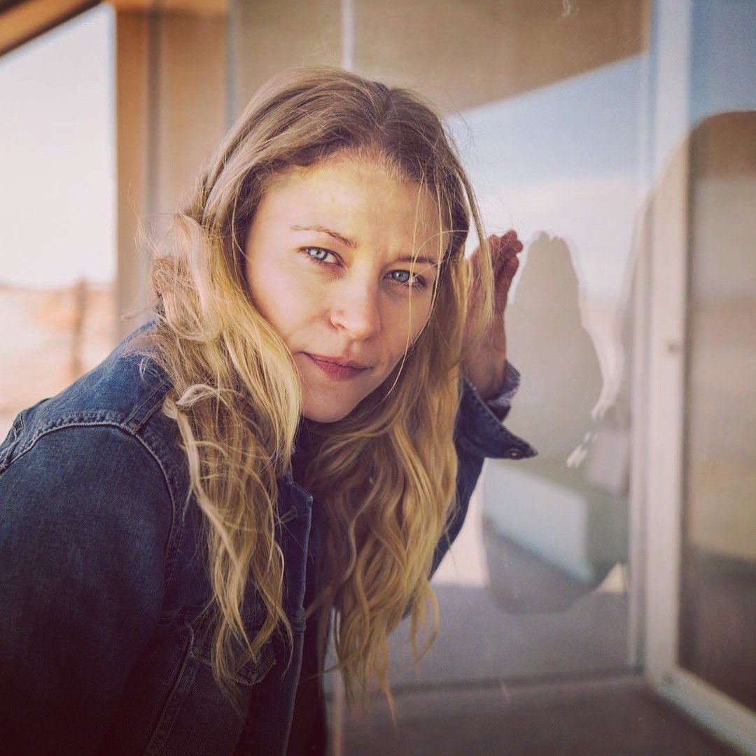 EmilyDeRavinFR's tweet photo. Wishing a very happy birthday @emiliede_ravin 
May this year be as special as you are to me ❤️❤️❤️❤️ https://t.co/WV0NFNNexi