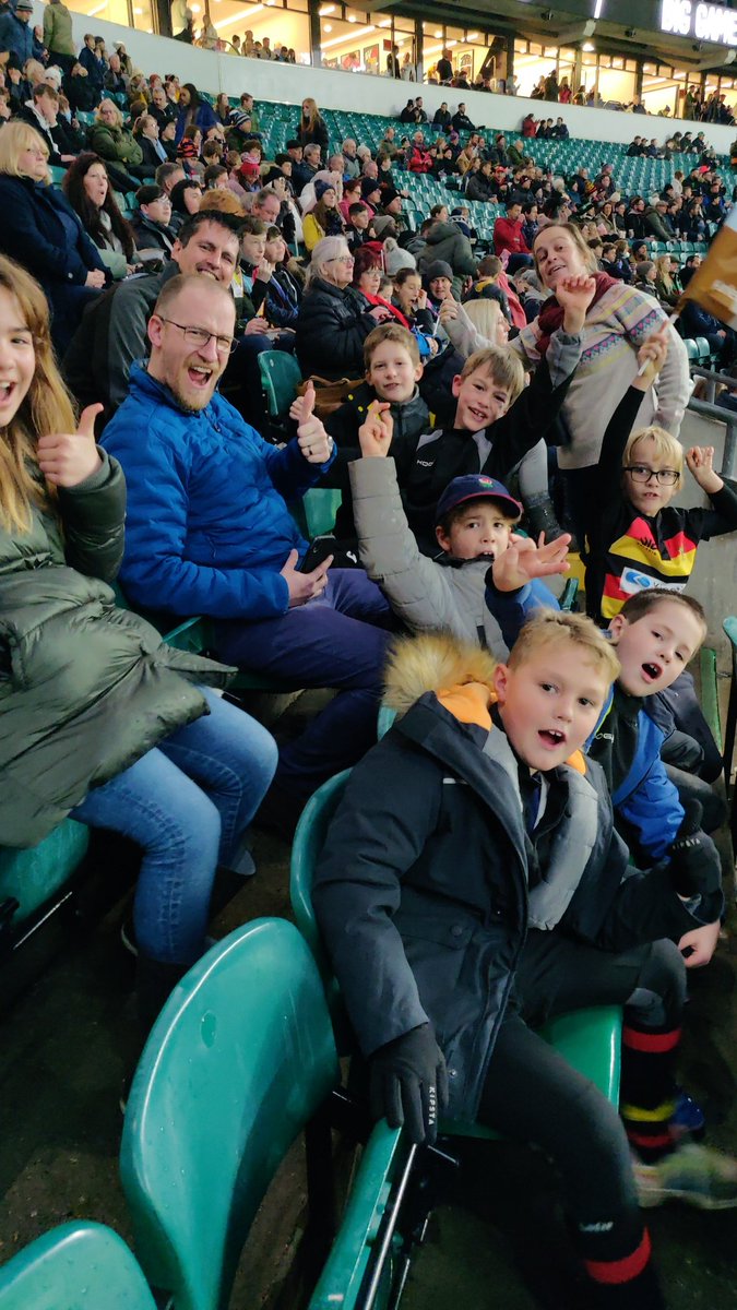 vincekeay's tweet photo. Eastleigh pirates taking on Twickenham! #coyq https://t.co/ExsFoDnoUQ
